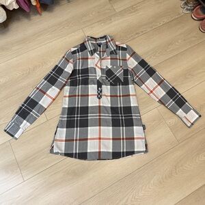 Patagonia flannel long sleeve, size small, EUC
